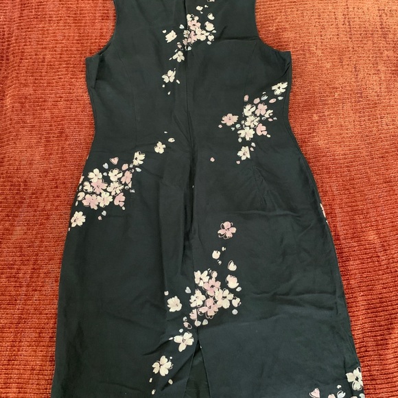 Black Sleeveless Dress with Pink Flowers - Picture 5 of 9